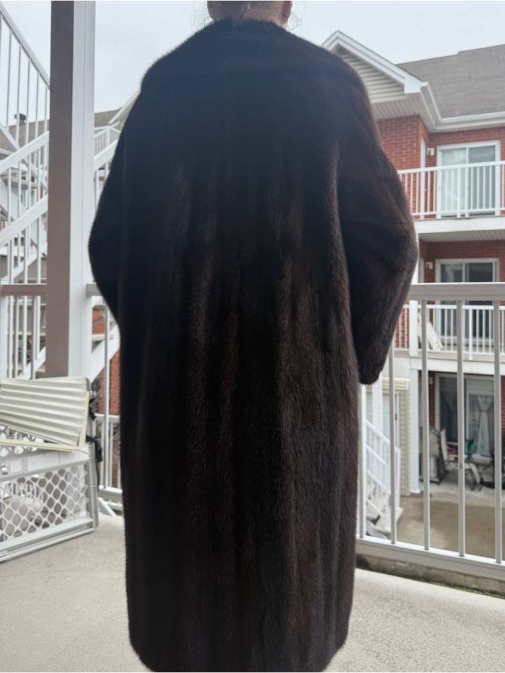 Luxurious Dark Brown Women's Fur Coat - Picture 2 of 5